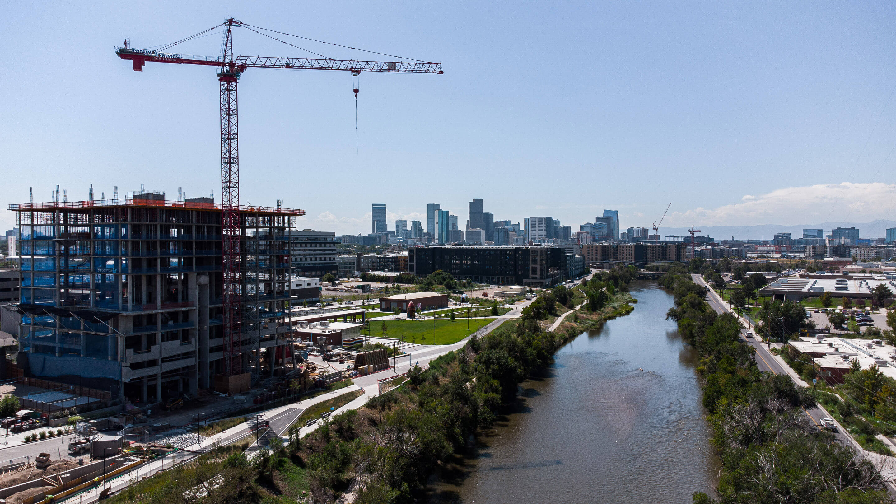 A picture of a commercial building